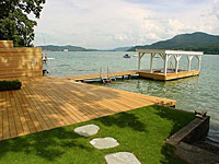 Bootsunterstand und Badesteg am Wörthersee